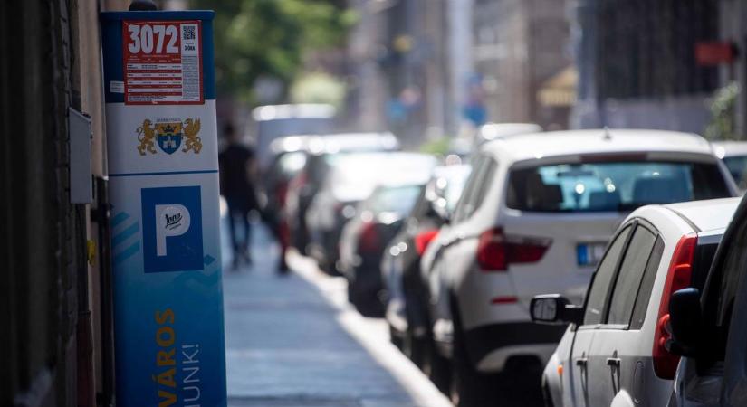 Mától csak mobiltelefonon keresztül lehet fizetni a parkolásért Budapesten