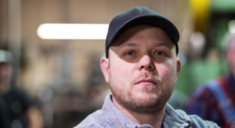 Hajhullást okoz, ha gyakran hordunk sapkát: igaz vagy hamis? – Íme a bőrgyógyász tanácsa