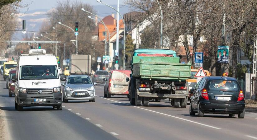 Hiába a lakossági észrevételek, a tervezők az egri elkerülő eredeti változatát tartanák meg a Donát utcánál