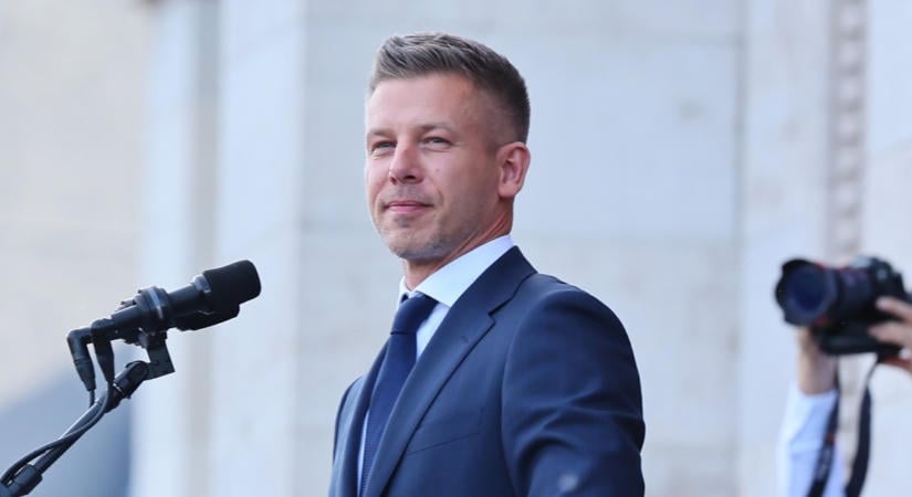 Rendkívüli fotó, a magyar televíziózás egyik óriási alakjával találkozott Magyar Péter ma reggel