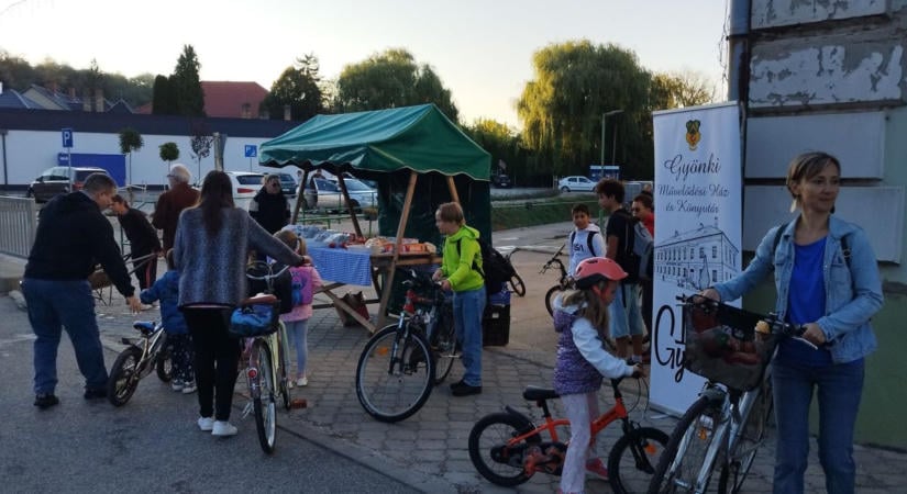 Reggelivel vendégelték meg azokat, akik az autó helyett biciklivel mentek dolgozni vagy suliba