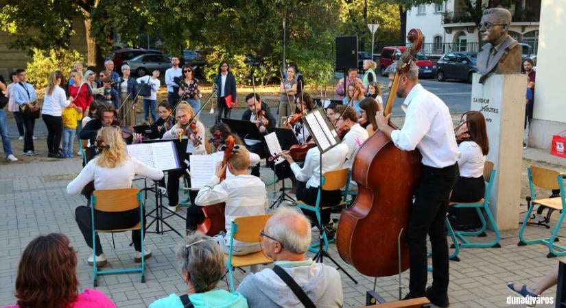 A zene (és a tánc) a világnapon is mindenkié (galériával)