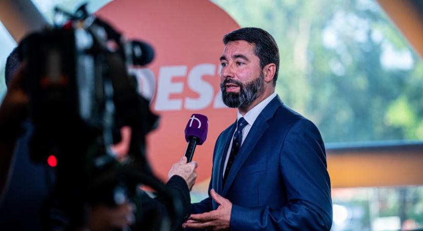 Több fideszes képviselő is hazatér Brüsszelből