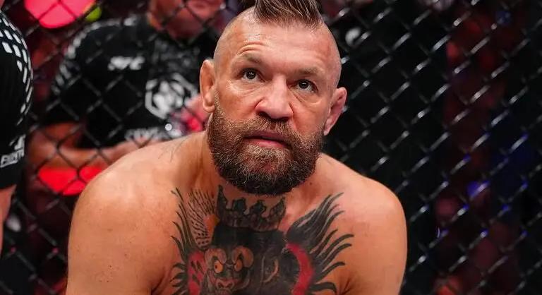 Conor McGregor szerint érvényteleníteni kellene a Max Holloway elleni vereségét