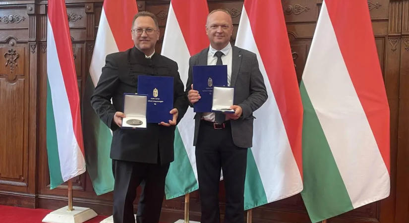 Elismerés a közösségért, a megmaradásért végzett szolgálatért - Kallós Zoltán Külhoni Magyarságért Díjat kapott Sipos József és Tóth László