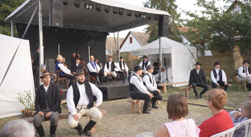 Képzeletbeli zenei utazás a világ körül