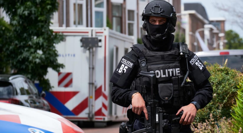 Kaotikus válsághelyzetekre rendezkedik be a nyugat-európai ország: 130 ezer civilt vonnak be a védekezésbe