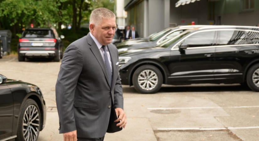 Fico a környezetvédelmi minisztériumban járt, de nem nyilatkozott