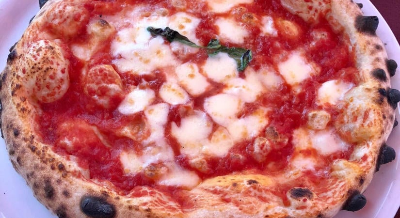 Miért kerek a pizza, ha szögletes dobozban hozzák?