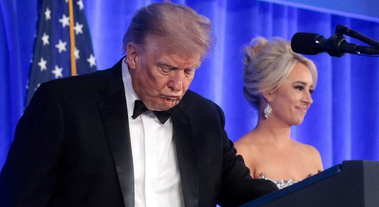 Trump nekiment a sajtónak, majd bejelentette, 2028-ban is indul az elnöki székért, hogy ne menjen csődbe a hírmédia