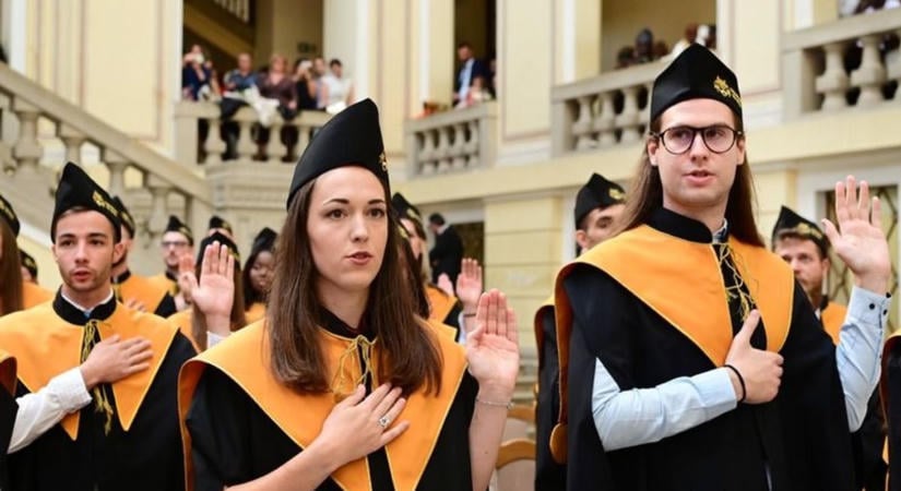 Doktorokat avattak Debrecenben! Esküt tettek az Orvostudományi Kar végzős hallgatói - fotók!
