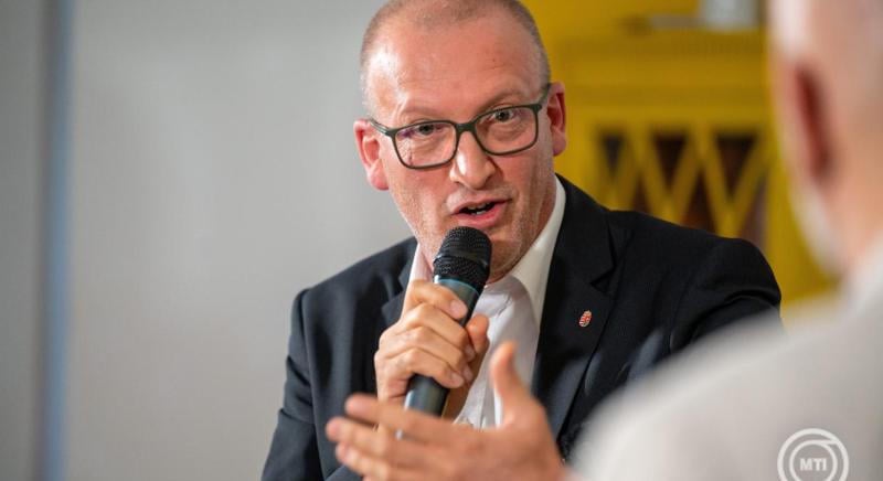 A magyar-magyar viszonyról és a támogatáspolitikáról beszélt Tarr Zoltán Kolozsváron