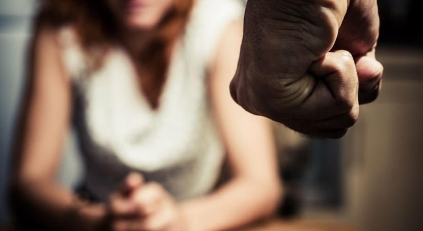 Van, aki túl későn kap segítséget – Így működik a távoltartási végzés a gyakorlatban
