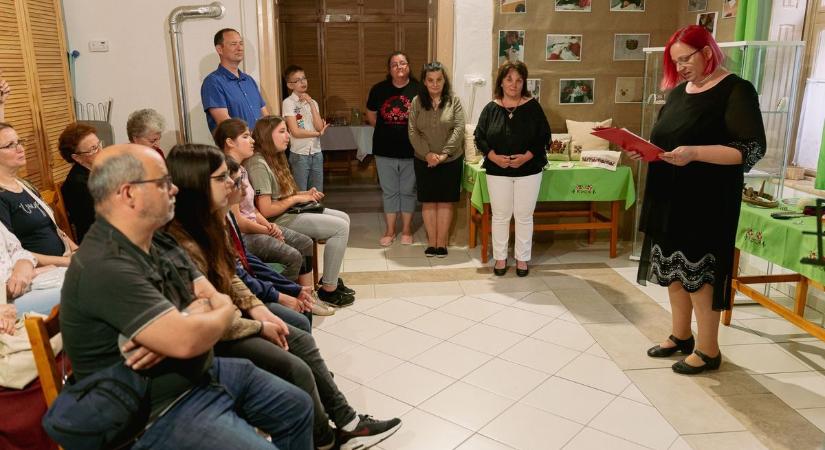 Csodás hímzésekből nyílt kiállítás Miklóson