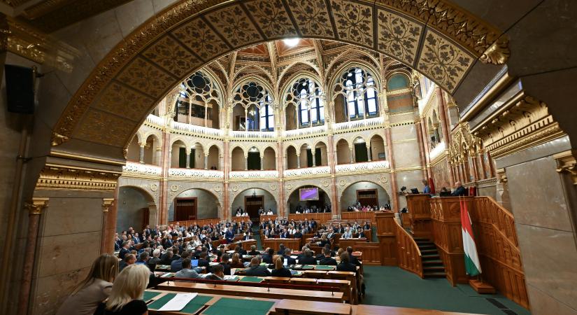 Feloldják az ügynökaktákat, már ekkor a parlament elé kerül a publikálást előkészítő javaslat