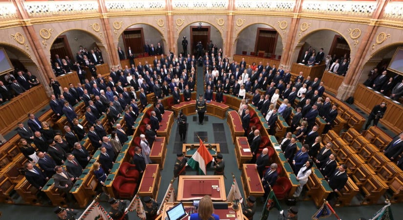 Gőzerővel keresik a Médiatanács elnökét