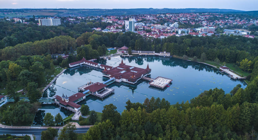 Július 28-tól augusztus 19-ig zárva tart a Hévízi Tófürdő wellnessrészlege