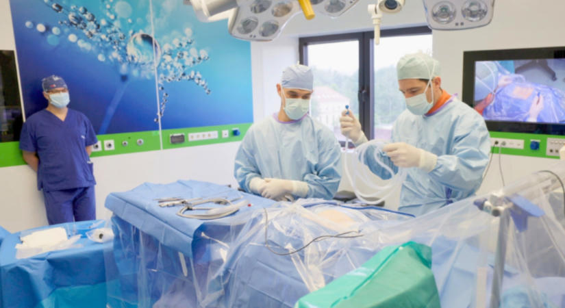 Gyorsabb gyógyulás, kisebb fájdalom: így működik az endoszkópos gerincműtét