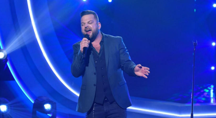 Megrongálták a TV2 sztárjának autóját, mközben megdöbbentő átalakuláson ment keresztül (videó)