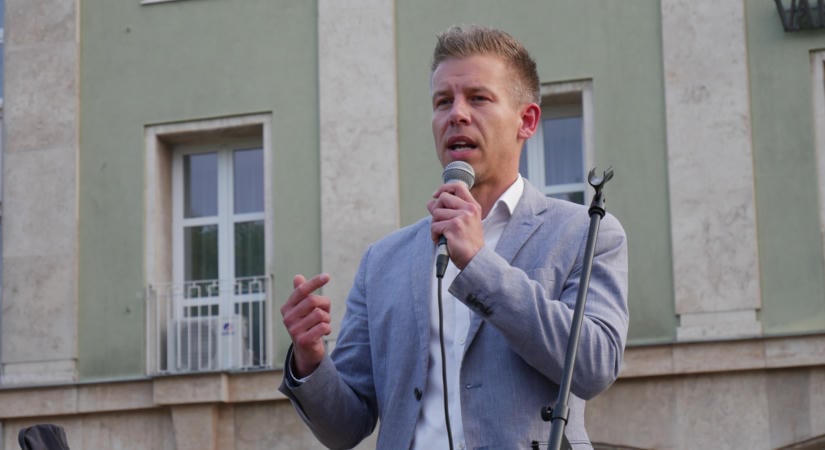 Magyar Péter ismét országjárásra indult, szombaton Pécsen lesz