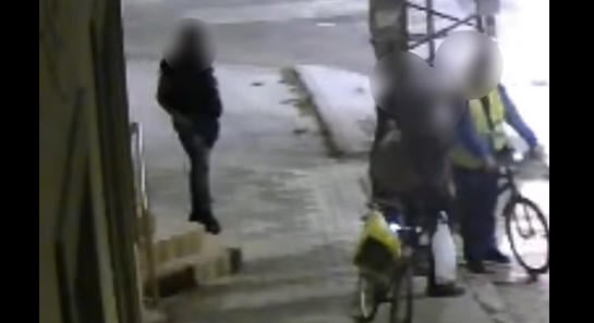 Egyikük leütött egy biciklist Dömsödön, a másik pedig olyat bele rúgott, hogy megfájdult a saját lába