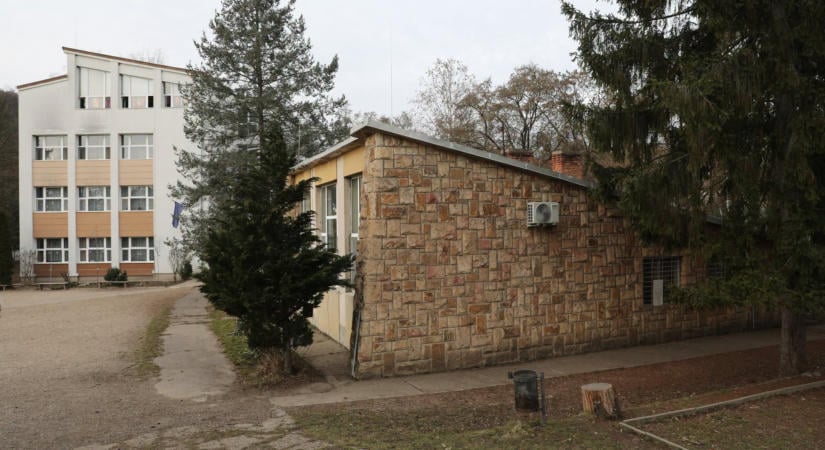 Miskolctapolcai iskolát is megfenyegettek