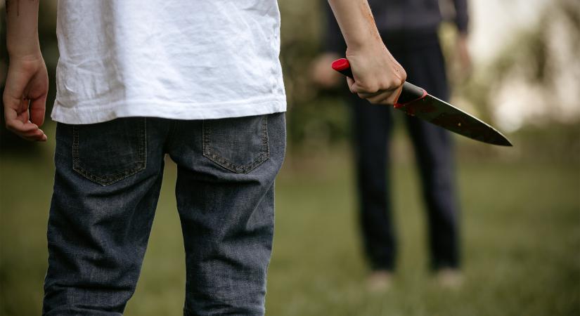 1 év után emeltek vádat egy férfi ellen, aki egy buliban ölte meg ismerősét