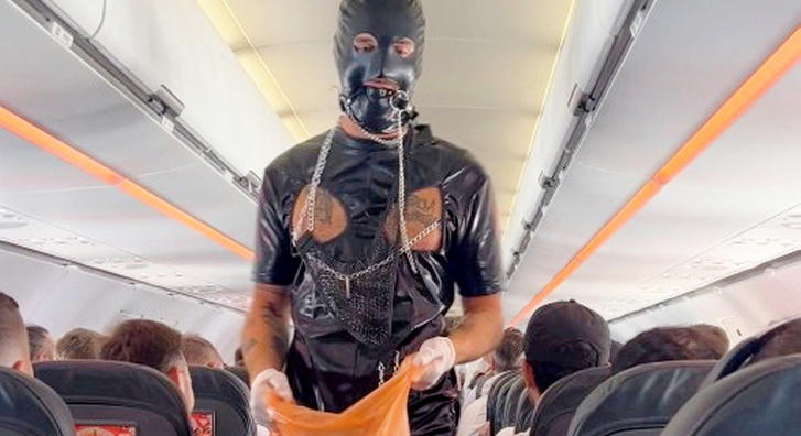 Latexruhában járta végig a fapados gépet, amit ezután tett, arra senki sem számított