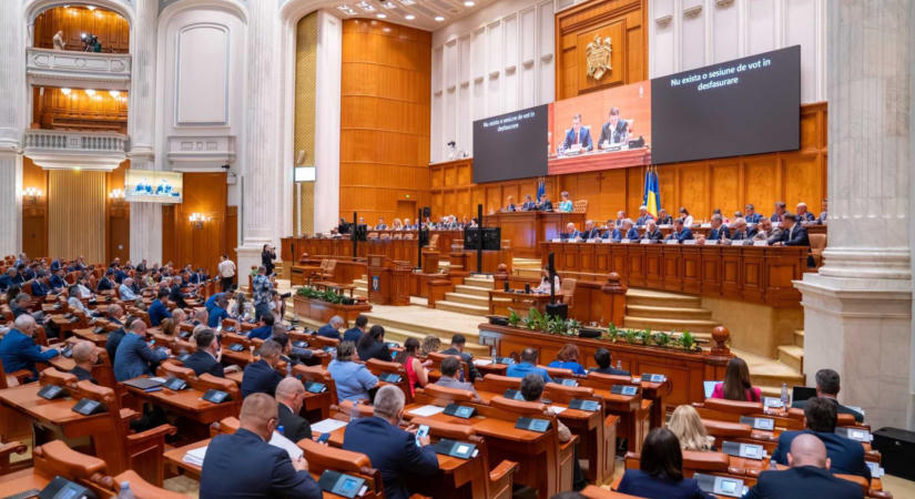Döntött a szenátus: összeférhetetlenség miatt automatikusan megszűnhet a mandátum