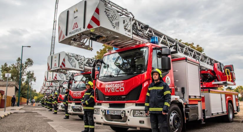 Új tűzoltóautók szolgálnak Borsodban is