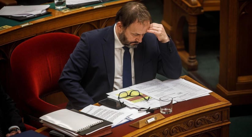 Ezt nem akarta Kármán András, hogy kiderüljön a 2027-es fizetésekről, de elszólták magukat: forintra pontosan látszik, mennyi lehet a minimálbér jövőre Magyarországon