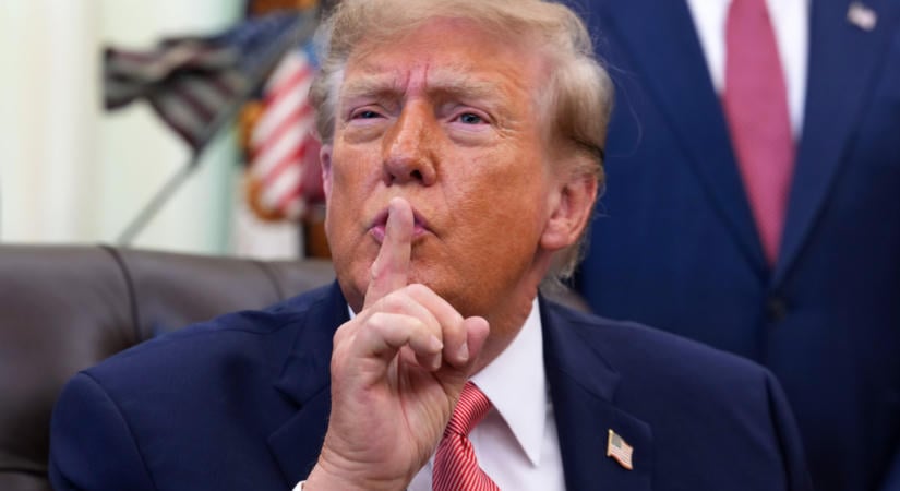 Teljesen elpattant Donald Trump: be fogja tiltani egy neki nem tetsző szó használatát