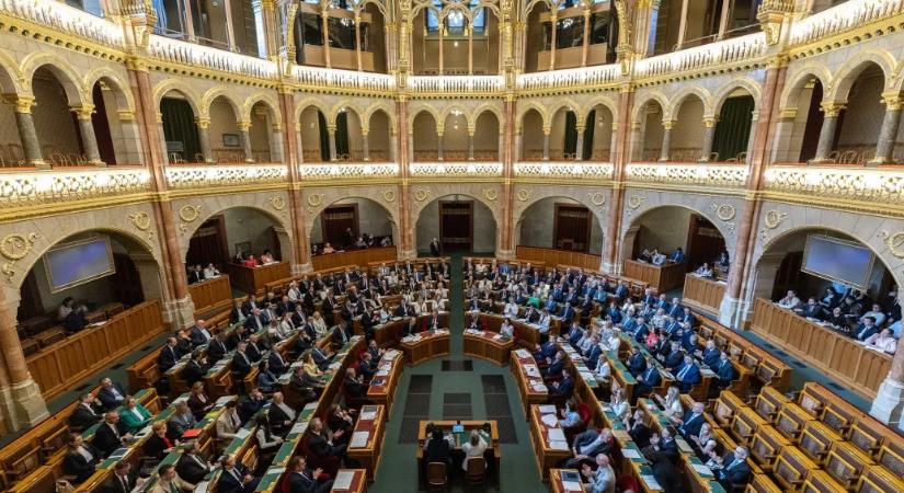 A parlamentben nincs home office: terítéken a polgármesterek fizetése és a Szuverenitásvédelmi Hivatal beszántása