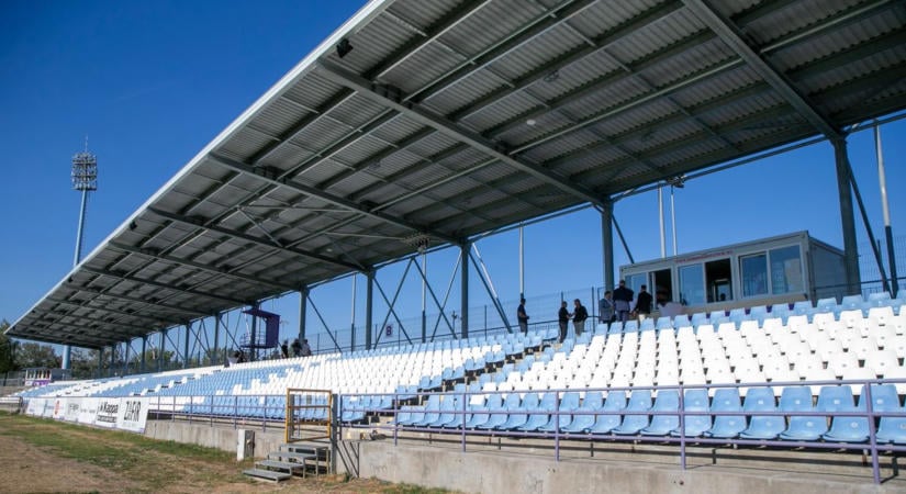 Hivatalos: Szeged elleni rangadóval avatja fel a KTE a fedett lelátót a Széktói Stadionban  fotók, videó