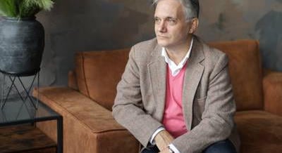 „Szeretem azokat a meglepő helyeket a Balatonon, ahol még nem jártam” – Nyáry Krisztián (Balaton Szubjektív)