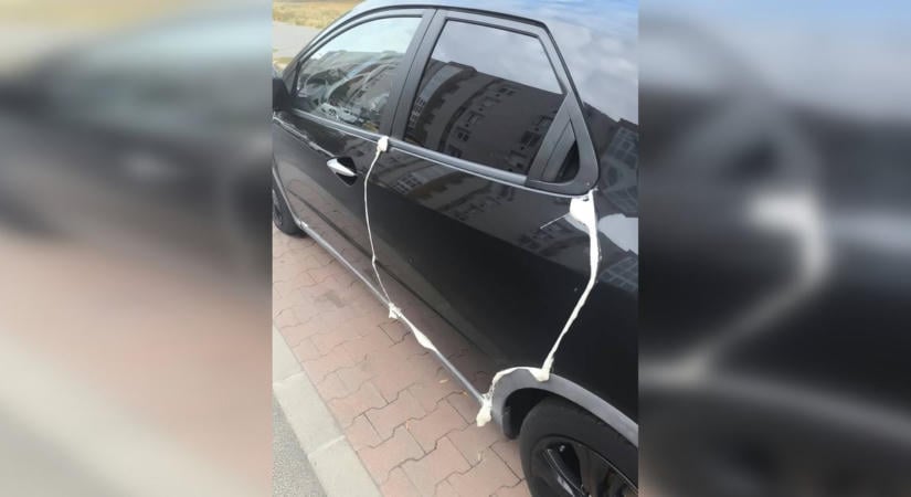Purhabbal fújt ki egy gyanútlan szolnoki Hondát a szigetelőfantom