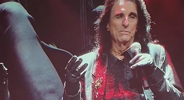 Alice Cooper a drogfüggősége miatt szinte egyáltalán nem emlékszik három albumának elkészítésére