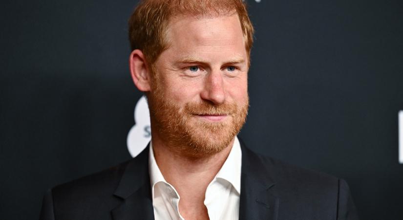 Diana hercegné sírjánál járt Harry herceg és a családja – fotók