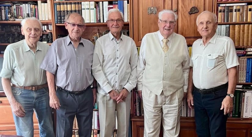 Érettségi találkozó: hetven éve összetart az 1956-os szombathelyi végzős osztály