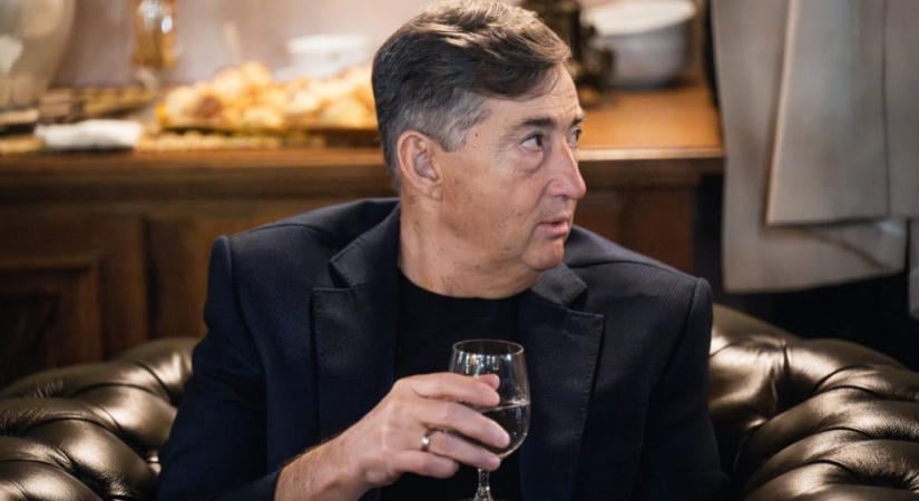 Hétfőn két, Mészáros Lőrinchez köthető luxusgép is Bordeaux-ba repült