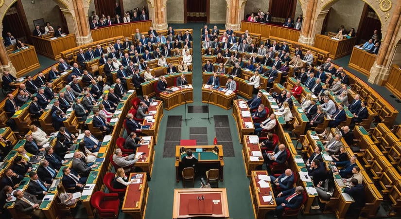 Kiderült mennyire bíznak az emberek az országgyűlési képviselőkben