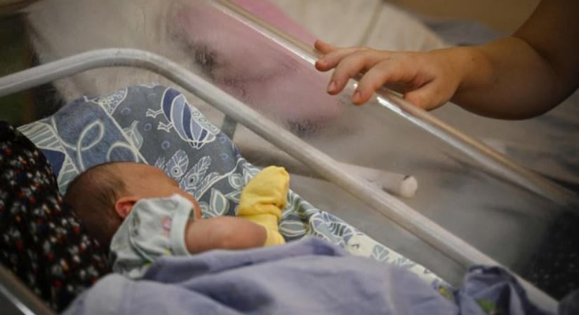 Kritikus szintre esett a születésszám Ukrajnában, egynél kevesebb gyermek jut egy nőre