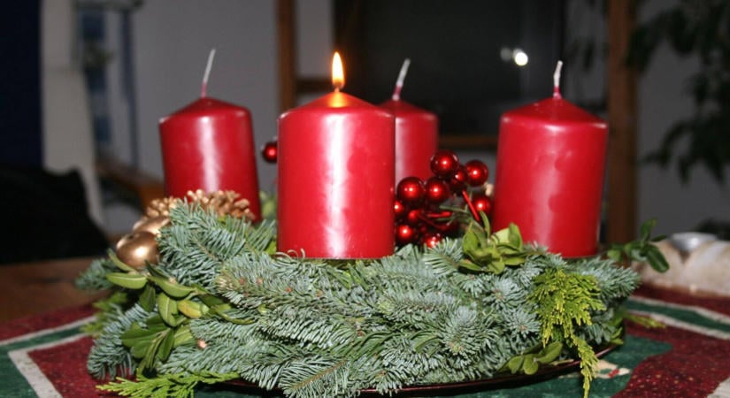Ezért van négy gyertya van az adventi koszorún