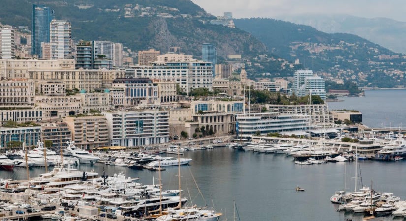 Meglepő társaságba került Monaco, együtt léphetnek le a szégyenteljes listáról