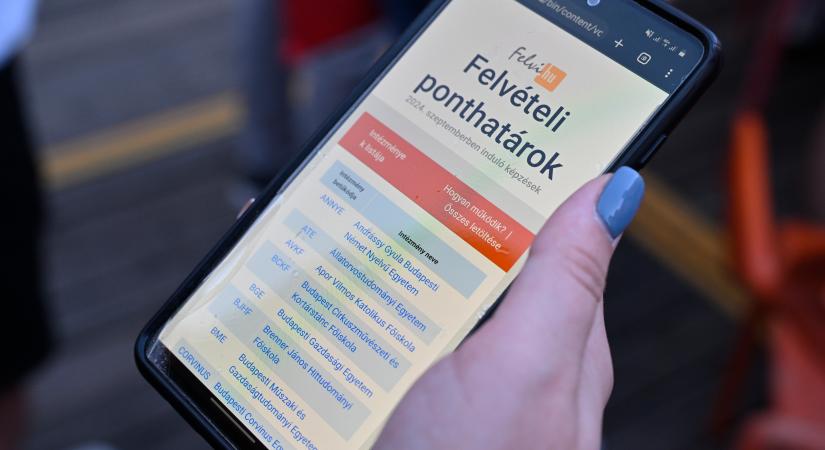 Több ezer diák várja: ma este kihirdetik a felvételi ponthatárokat