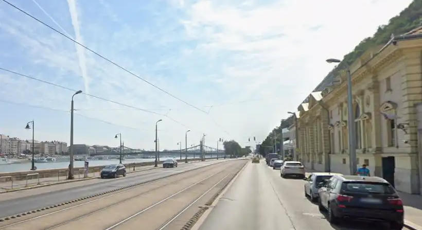 Szeptembertől külön bringasávot épít a Rudas mellett a Budapest Közút