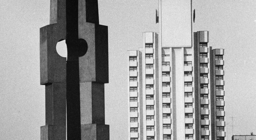 Amikor a brutalizmus találkozik a víztoronnyal – Az újpalotai betonóriás, ami messziről uralja Budapest horizontját