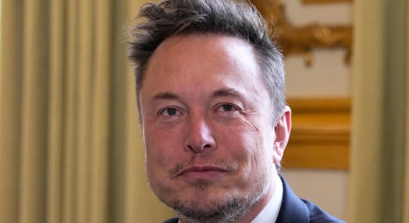 Valami egészen különös történik a híres-hírhedt milliárdossal – Elon Musk ritka adakozó kedvében van: minden amerikai gyerek kap tőle egy SpaceX-részvényt