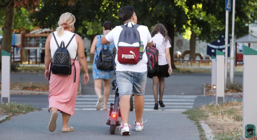 Mi történhet az iskolákban, óvodákban? – A gyermekvédelem miatt kértek tájékoztatást a szülők