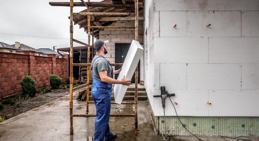 Itt a megoldás, ha túl sokat fizet a fűtésre, minden negyedik energia pazarló – A régi családi házak durván sokat fogyasztanak